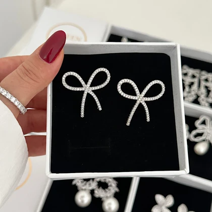 گوشواره زنانه پاپیون طرح جواهر کد 799