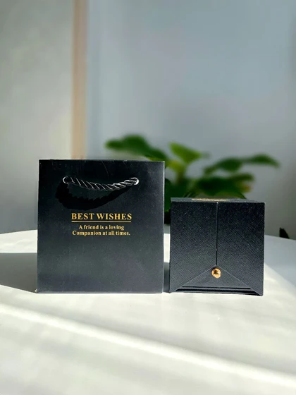 جعبه گل‌دار جواهری کشویی مشکی