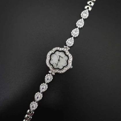 ساعت مچی زنانه چنل Chanel رنگ ثابت استیل316 با موتور کوارتز ژاپن کد 4