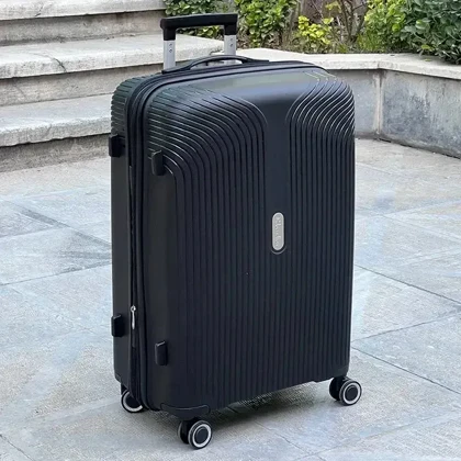 چمدان سایز متوسط وارداتی بنتون مدل BENETTON - BNT132 MEDIUM