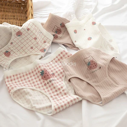 شورت طرح Teddy & Strawberry ( سایز L)