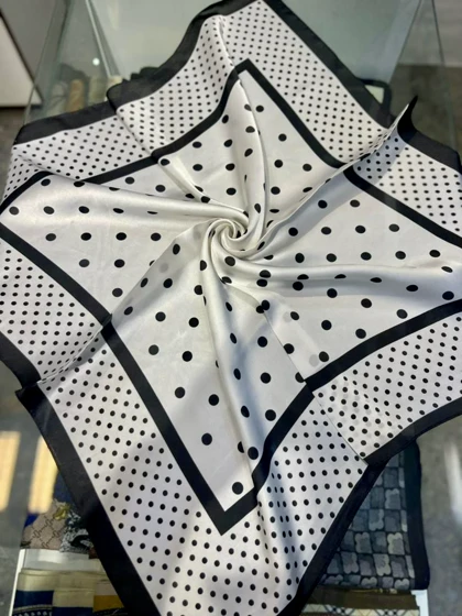 مینی اسکارف خالدار