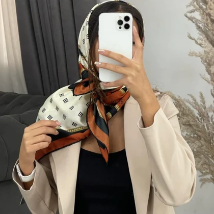 روسری ابریشم طرحدار