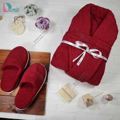 حوله تن پوش طرح روکو رنگ زرشکی