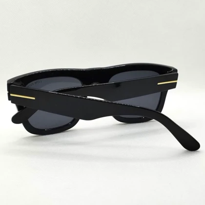 تام فورد BIG BLACK