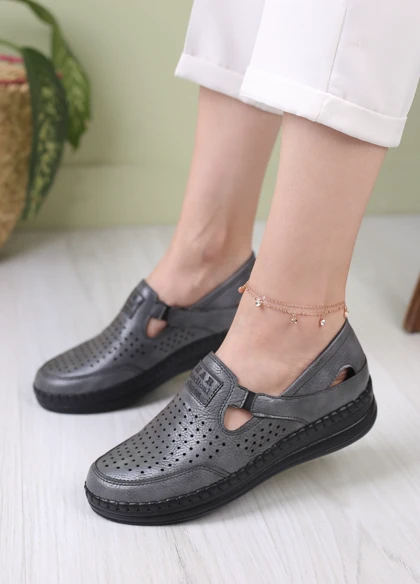 کفش پرسنلی زنانه ساحل