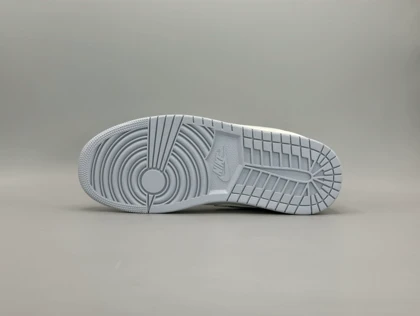 کتانی نایکی جردن1لو سیل گوست کرم یاسی/Nike Air Jordan1 low