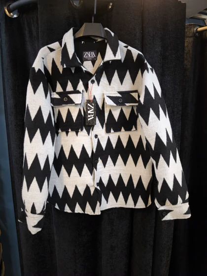 کت فوتر پشمی با طرح هندسی مدرن داری (ترکیب رنگ مشکی، سفید) سنگین‌وزن