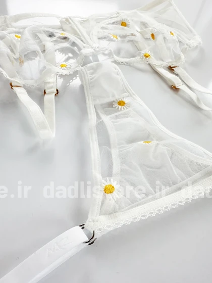 ست شورت و سوتین فنر دار پایه بلند تور و دانتل گل بابونه سفید