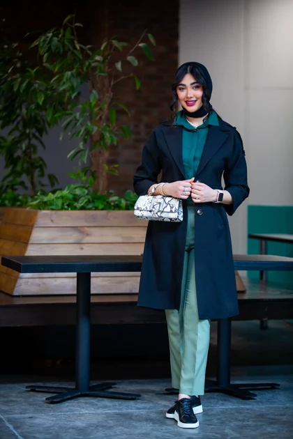 مانتو بزایاق کمر چین‌دار