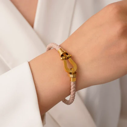 دستبند بافت استیل FRED سگک طلایی رنگ نسکافه ای طول دستبند: 21 سانت