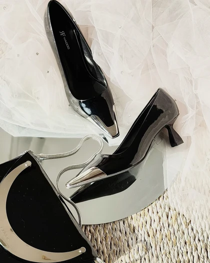 کفش پاشنه مخروطی