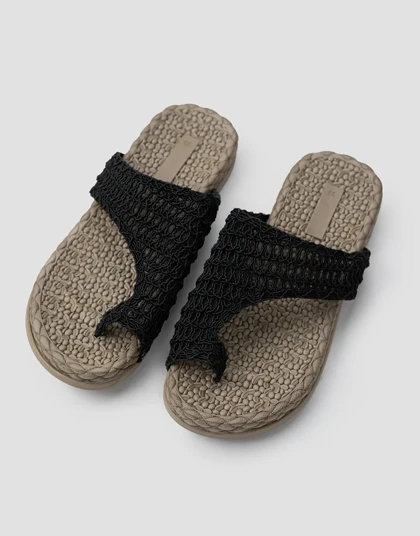 روی حصیری تک انگشت