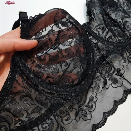 ست شورت و سوتین زنانه مدل فنردار مشکی برتا کد 5109-4088-AB