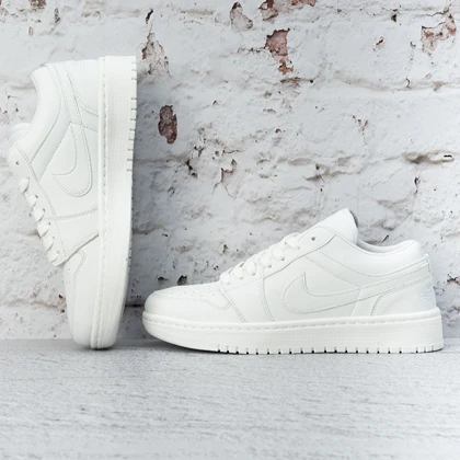 کفش کتانی زنانه نایک ایر جردن 1 سفید (Nike Air Jordan 1 Low White) کد 2332
