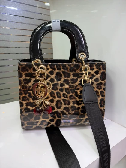 کیف زنانه دوشی و دستی لیدی دیور
