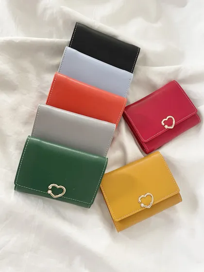 کیف پول دخترانه