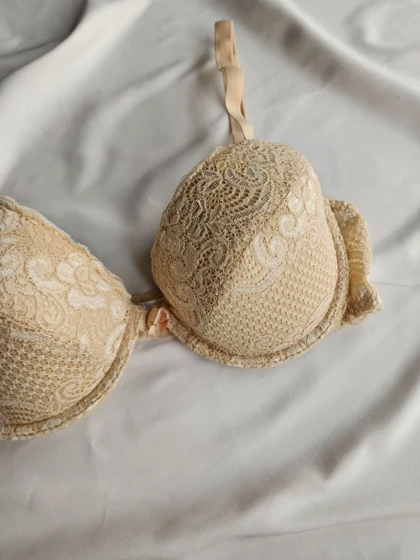 سوتین ابرنازک فنردار NBB کد: 1206