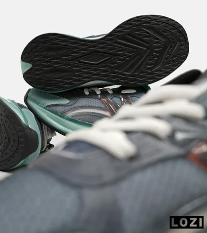 کفش کتانی مردانه و زنانه طوسی سبز NEW BALANCE More Trail v3