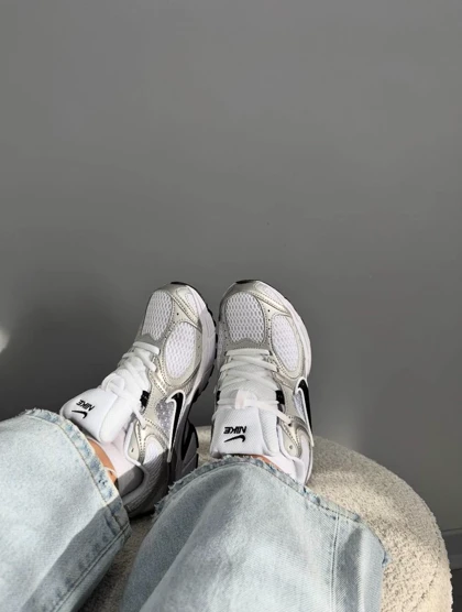 کتانی نایک وی پنج رانر سفید Nike V5 RNR white black