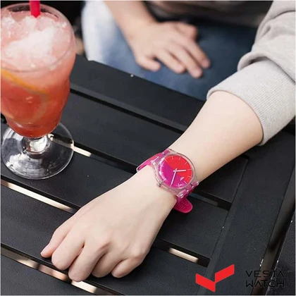 ساعت مچی زنانه سواچ SWATCH مدل SUOK117