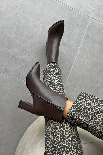 بوت و نیم بوت زنانه استراسونس straswans