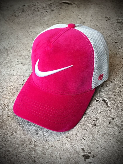 کلاه بیسبالی مخمل وارداتی مدل NIKE _ صورتی