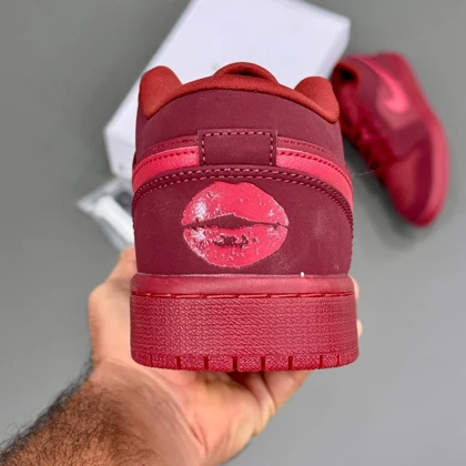 کتانی ویتنامی ایر جردن وان لو ولنتاین دی زرشکی قرمزNike Air Jordan 1 Low Valentine’s Day 2026