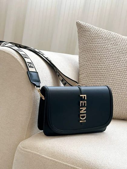 کیف پاسپورتی فندی 3543