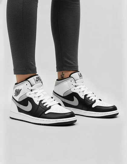 کفش روزانه زنانه نایکی Air Jordan 1 Mid Dark W