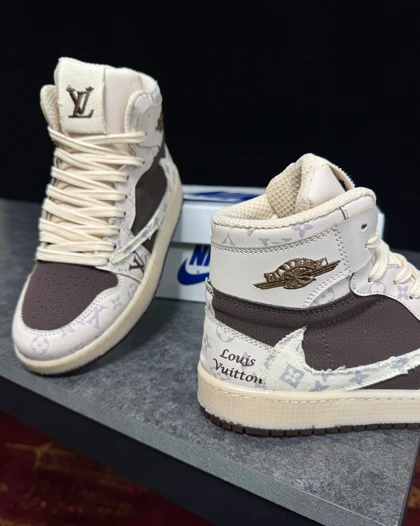 کتانی ساق‌دار لویی ویتون