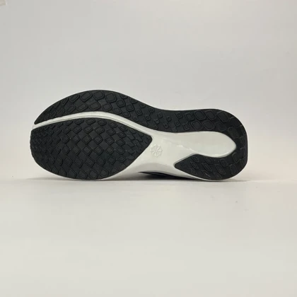 کفش راحتی نایک ایر زوم پگاسوس 36 مشکی سفید