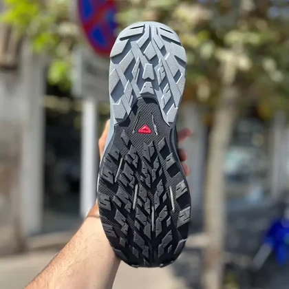 کفش روزمره سالامون مدل OUT pulse GTX ضدآب مشکی فیلی