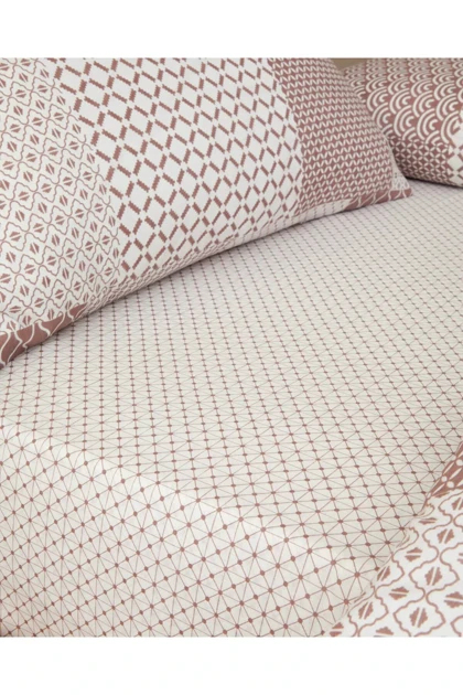 سرویس روتختی دو نفره English Home مدل Chain Patch ملحفه بدون کش پنبه