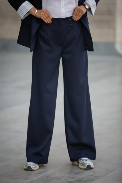 شلوار زنانه پرادا نقاب کج