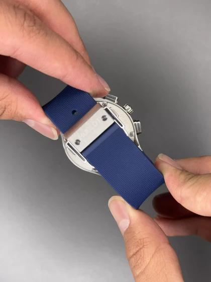 ساعت مچی اوبلو کلاسیک فیوژن کورنوگراف بند رابر آبی قاب سیلور Hublot Classic Fusion