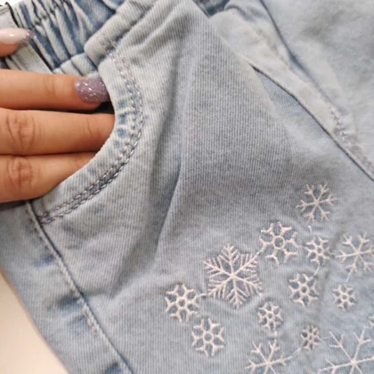 شلوار مام استایل لی دخترانه طرح برفی