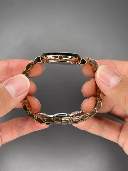 ساعت مچی امپریو آرمانی صفحه صدفی بند رزگلد Emporio Armani