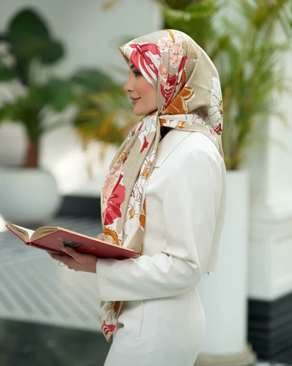 روسری ابریشم ژاکارد قواره 140 30210