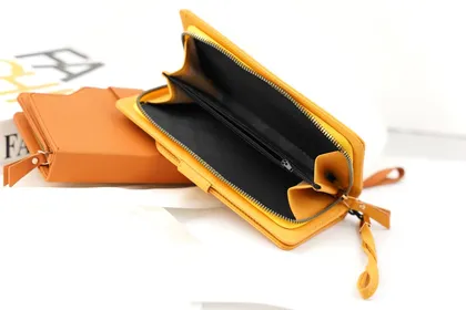 کیف پول زنانه