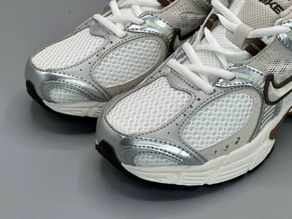 کتانی نایکی وی5 کی رانر موکا/Nike