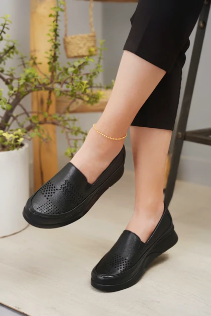 کفش طبی زنانه نیک