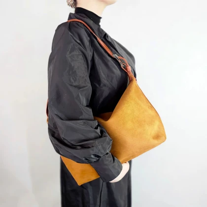 کیف دوشی جیر Caramel Suede Soft کد 9700