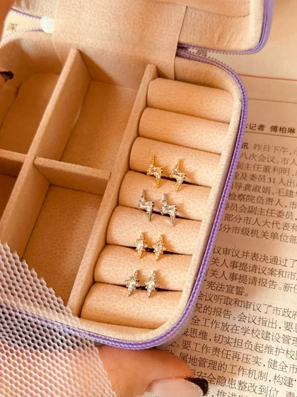 پیرسینگ گوش رعد