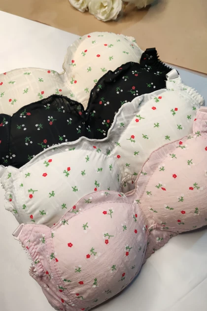 سوتین دخترانه حریر گل‌دار بدون فنر – سبک و راحت برای استفاده روزمر