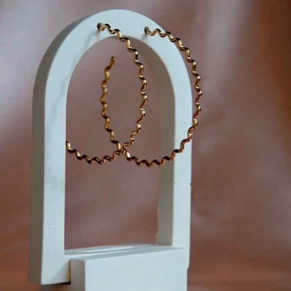 گوشواره حلقه‌ای زیگزاگی دلین