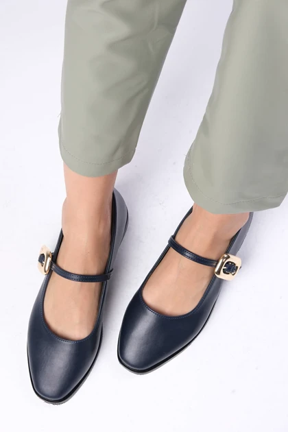 کالج زنانه میوگوستو mio-gusto