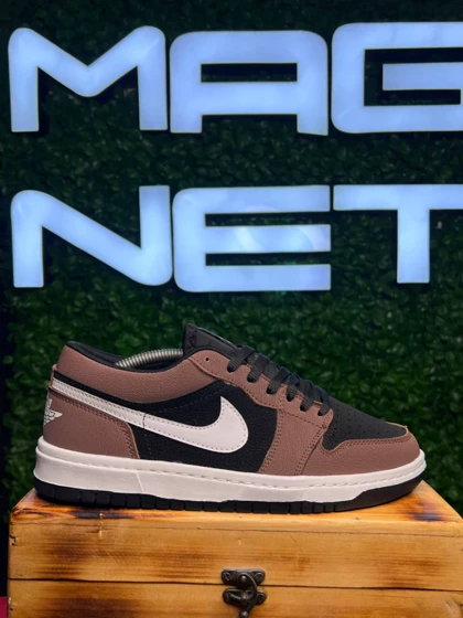 کتانی NIKE AIR JORDANمشکی قهوه ای