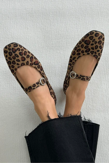 کالج زنانه استراسونس straswans