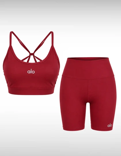 ست نیم‌تنه و شورتک ورزشی زنانه الو Alo Cozy Fit W